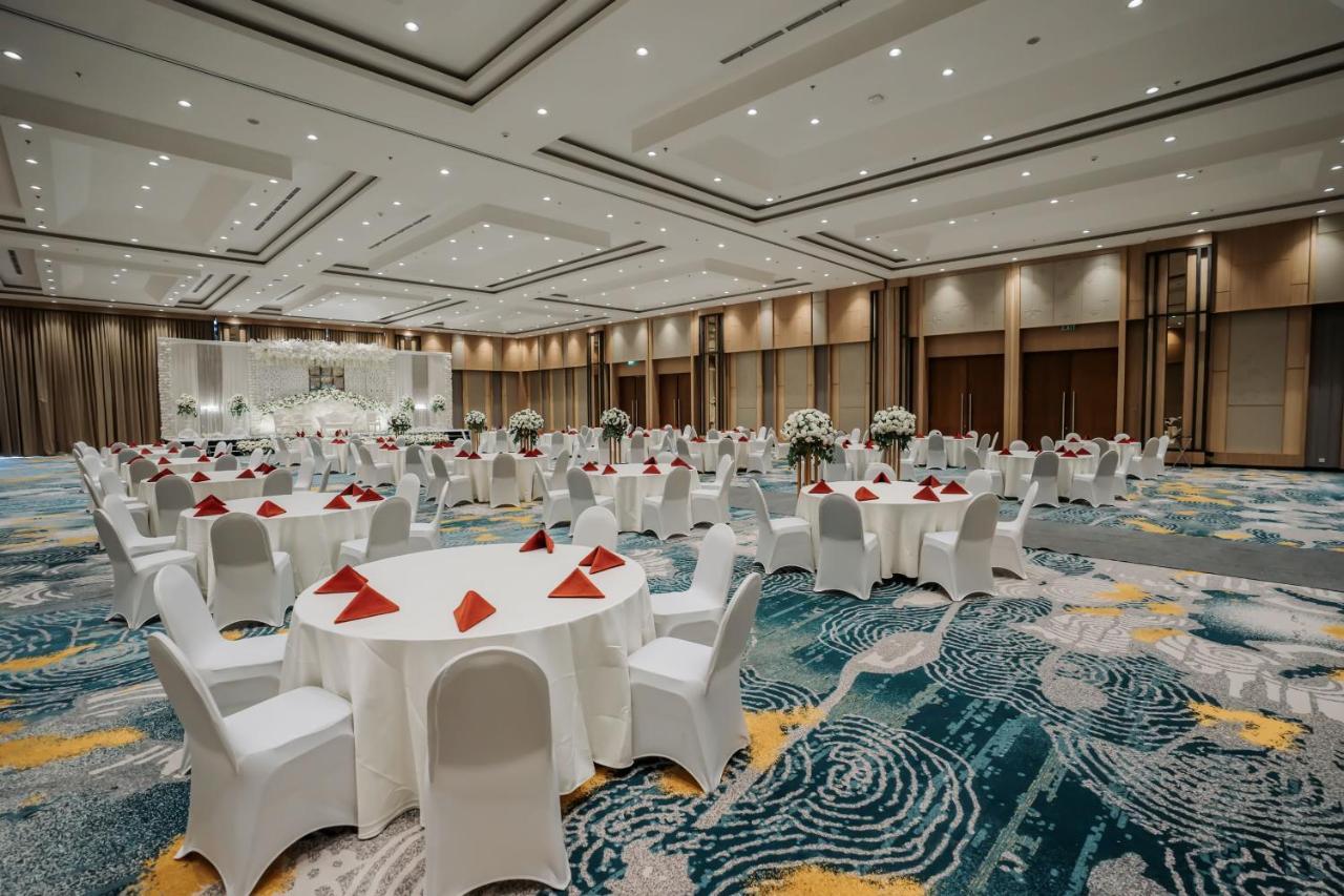 Luwansa Hotel And Convention Center Manado Dış mekan fotoğraf