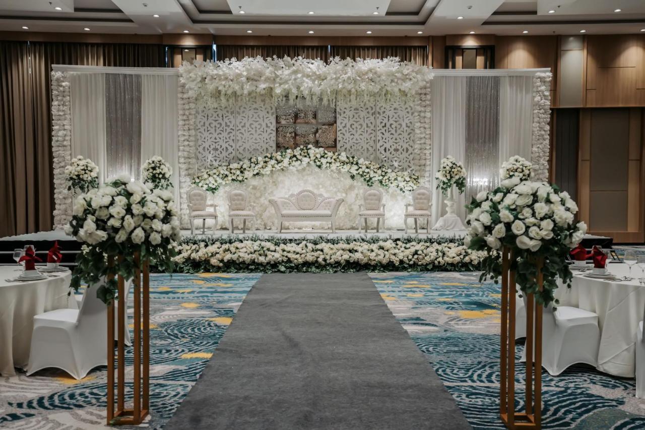 Luwansa Hotel And Convention Center Manado Dış mekan fotoğraf