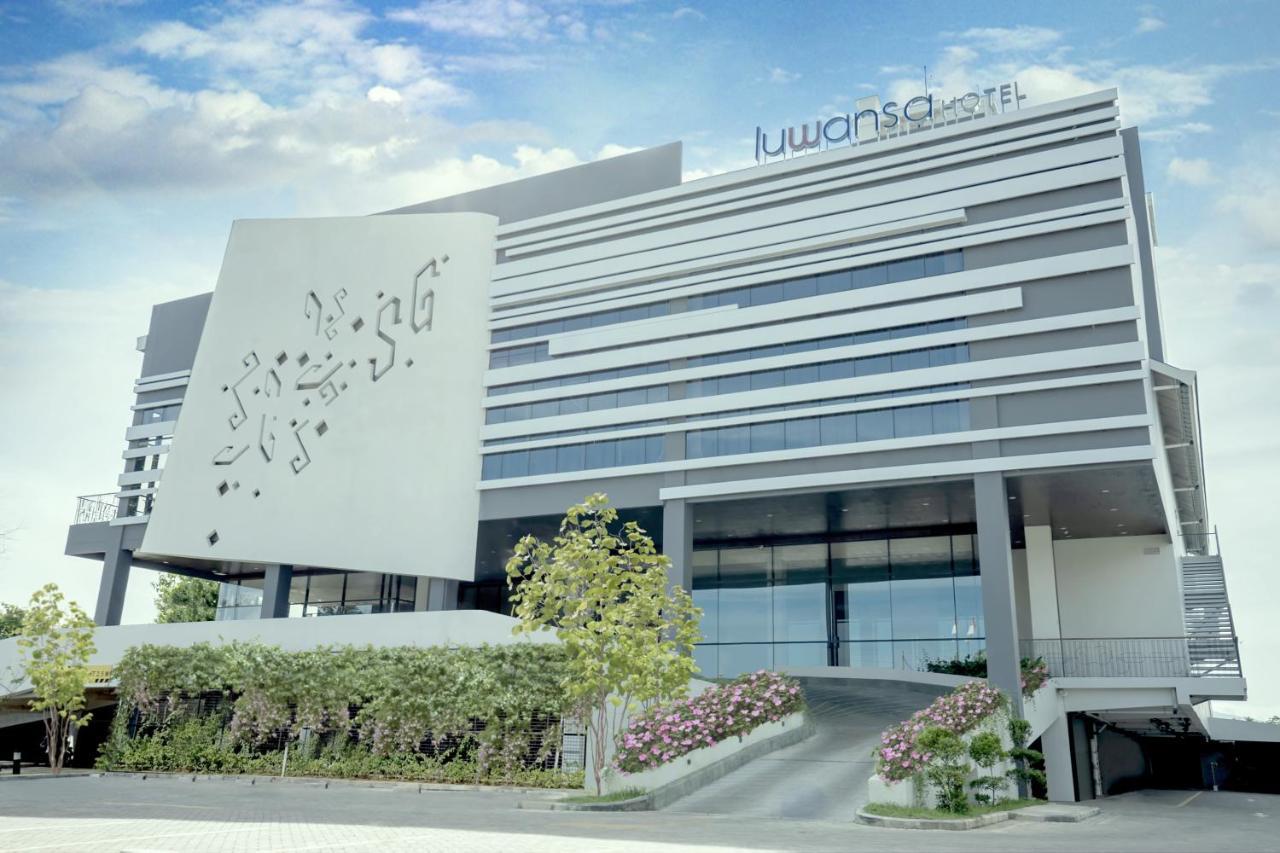 Luwansa Hotel And Convention Center Manado Dış mekan fotoğraf