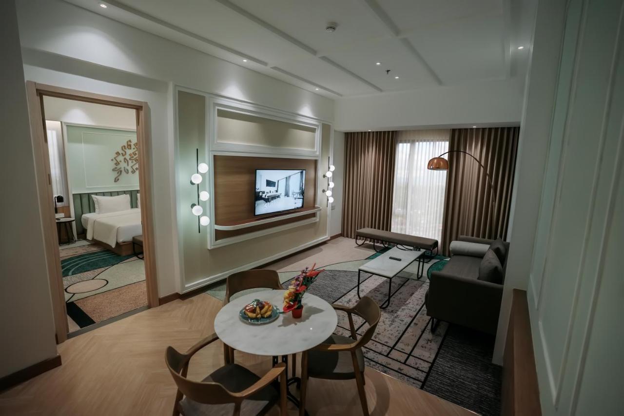 Luwansa Hotel And Convention Center Manado Dış mekan fotoğraf