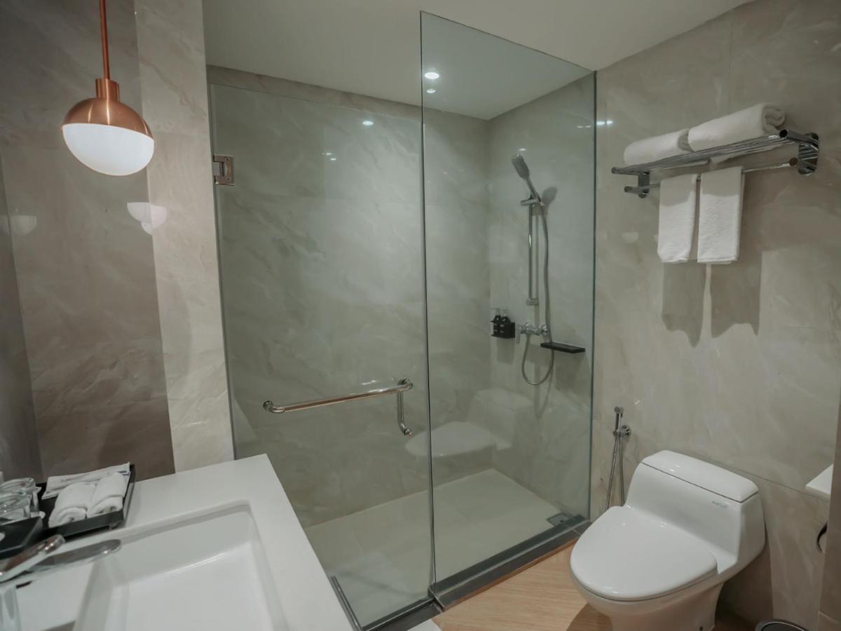 Luwansa Hotel And Convention Center Manado Dış mekan fotoğraf